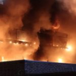 Grote brand in Haagse Schilderswijk slaat over naar moskee