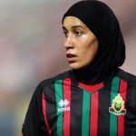 Marokkaanse eerste voetbalster met hijab op WK
