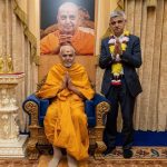 Moslimburgemeester Londen vraagt zegening hindoemonnik